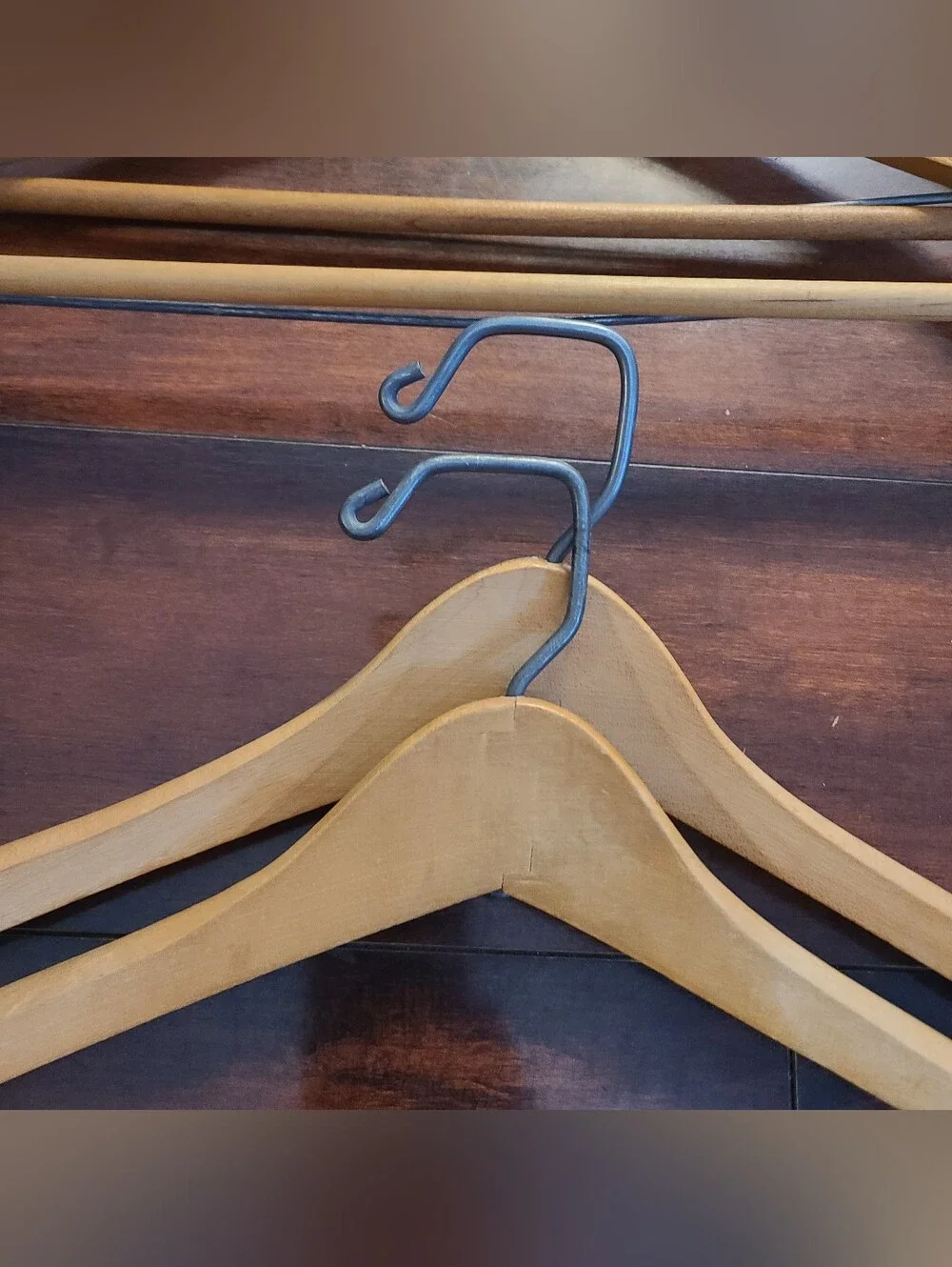 Lot of 4 Vintage Batts WISHBONE Wooden Suit Hangers Grand Rapids